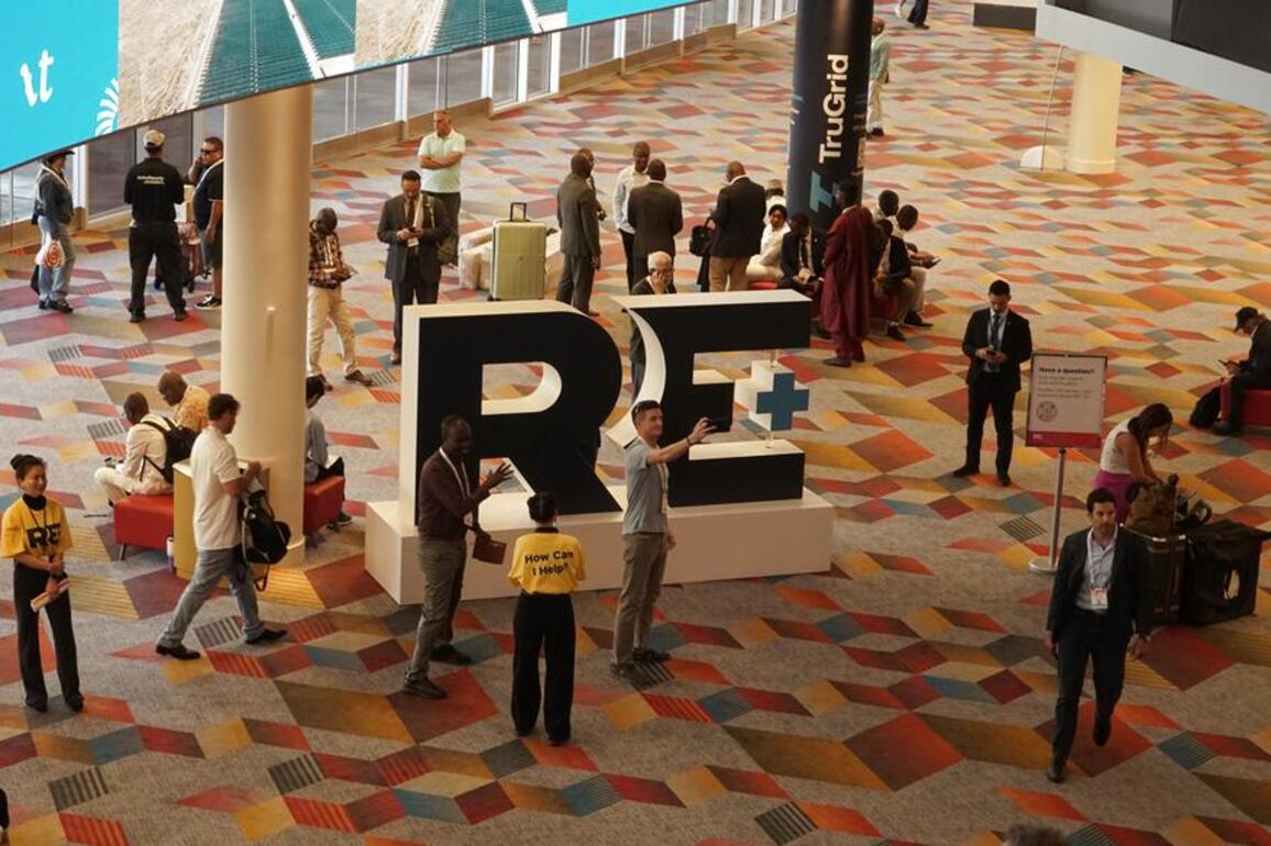 Economic Watch: Tariffs cloud outlook at N. America's top clean energy expo