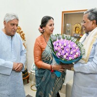 Karnataka CM Siddaramaiah honours Shabana Azmi with Lifetime Achievement Award at 16th Bengaluru International Film Festival