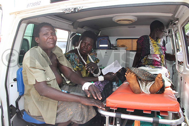  ome of the injured in an ambulance waiting to be taken to itgum ost of the injured are from amwo hoto by udson punyo