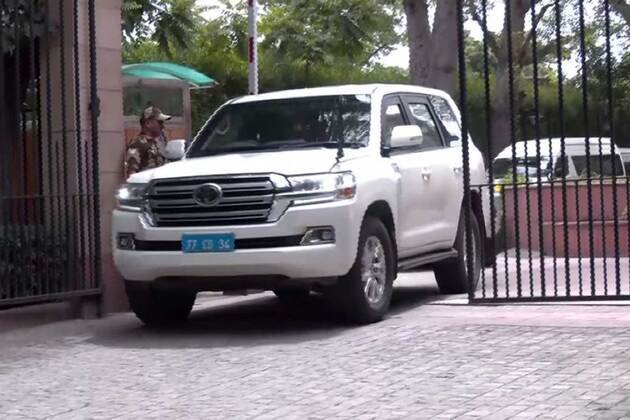 US delegation leaves from Vanijya Bhawan after meeting Indian negotiators amid interim deal discussions