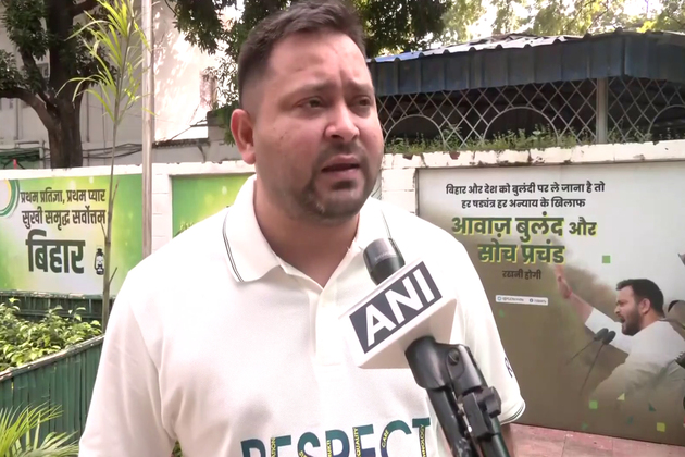 "Umr kacchi hai, par zubaan pakki hai": Tejashwi Yadav justifies announcement to pass law ensuring government job for Bihar households