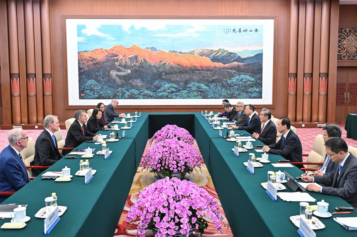 CHINA-BEIJING-WANG YI-U.S. SENATORS-DELEGATION-MEETING (CN)