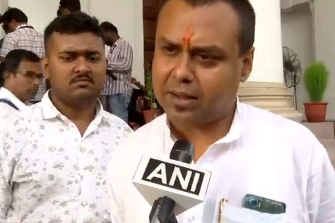 "Attempt to please audience": BJP MLA Kaustav Bagchi on Mamata's lawyer attire in Calcutta HC