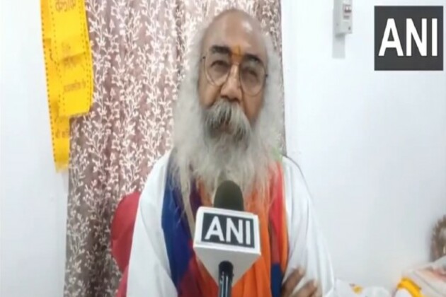 Fashion for Mamata to hurt Hindu sentiments: Acharya Pramod Krishnam slams Bengal CM