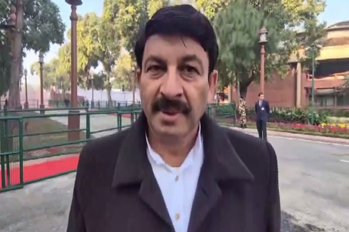 "Operations will be normal in 2-3 days": BJP's Manoj Tiwari on IndiGo flight chaos
