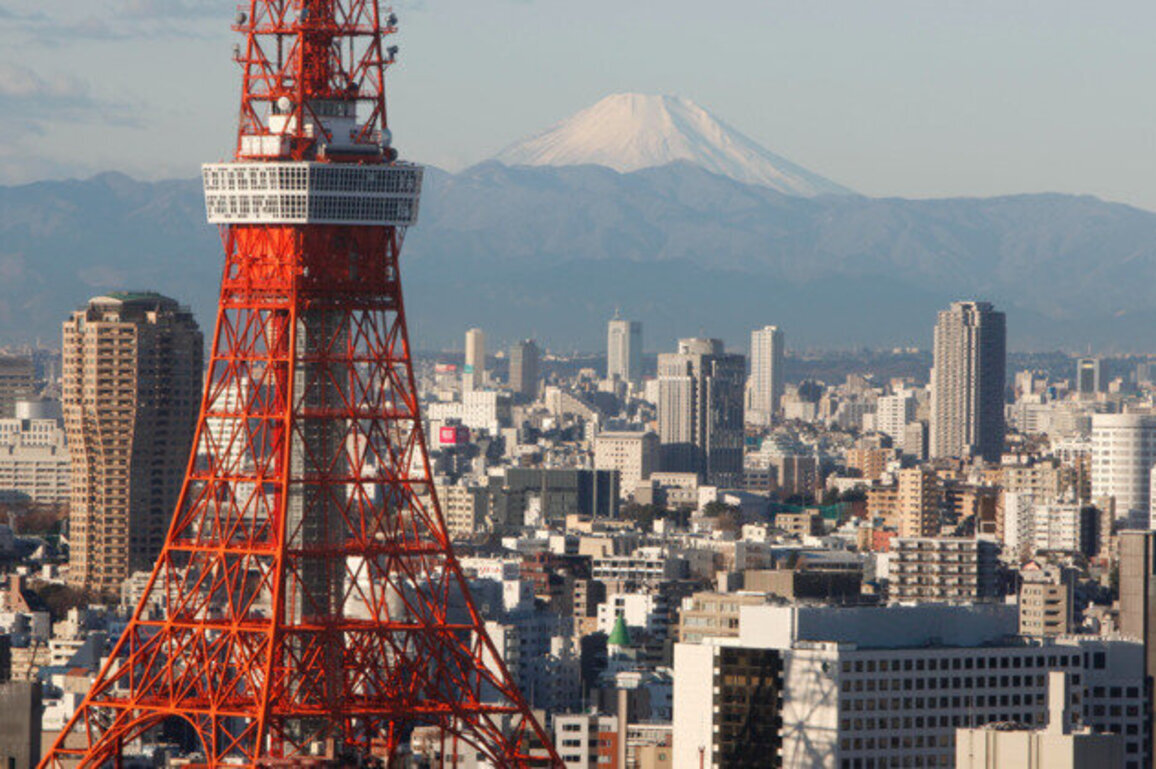 Japan should reflect on its China policy errors and rectify them