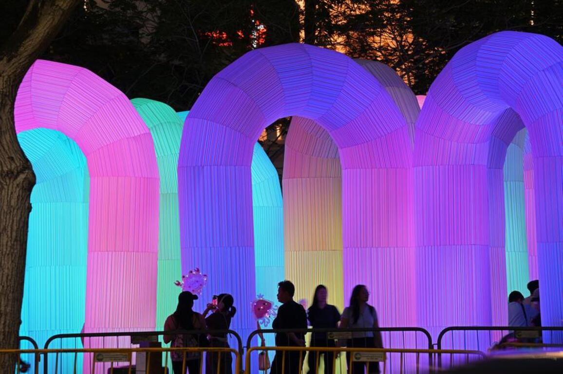 Asia Album: Colorful light show in Singapore Night Festival