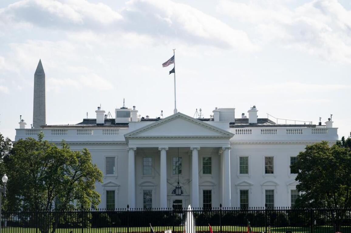 "Good" White House meeting masks splits on Ukraine truce, unclear security arrangements