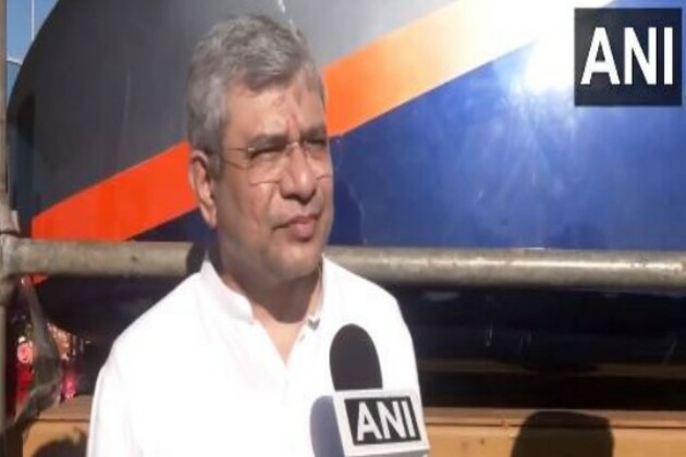 Union Railways Minister Ashwini Vaishnaw inspects hyperloop pod development in Chennai