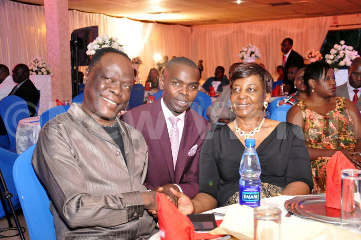 astor imon ayiwa left with astor lly ironde and rs ayiwa at the ingdom ove dinner at otel fricana icture by enis ibele 
