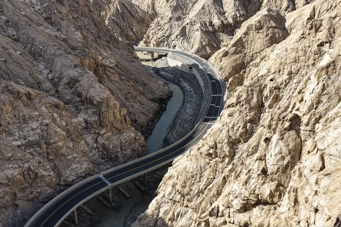 CHINA-XINJIANG-RUOQIANG-ALTUN MOUNTAINS-RESOURCE ROAD-OPERATION (CN)