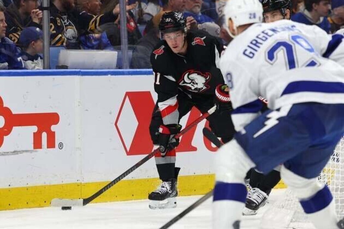 NHL roundup: Sizzling Sabres edge Lightning as teams total 15 goals