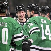 Stars exchange fortunes with Bruins in blowout victory