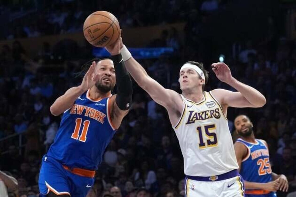 Lakers hold off Knicks for wire-to-wire win