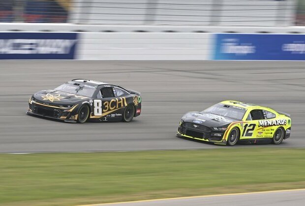 Joey Logano, Kyle Busch revved up for battle at Enjoy Illinois 300