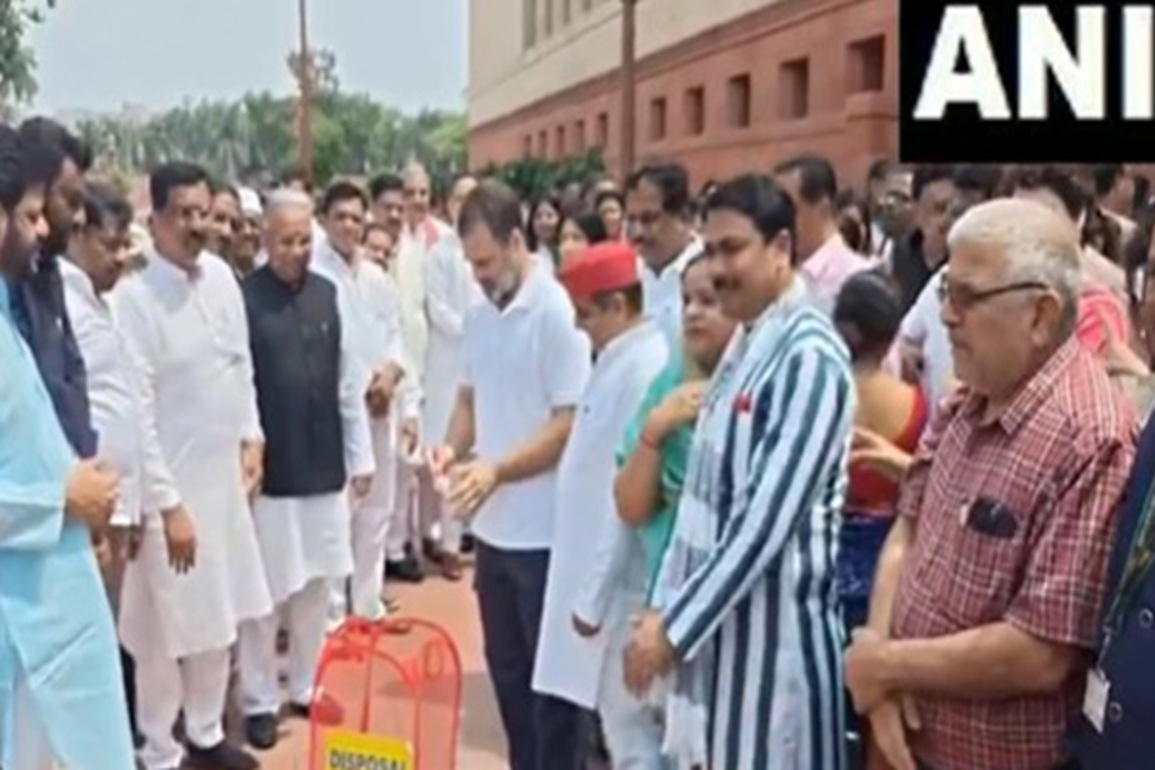 Congress chief Kharge joins INDIA bloc protest against Bihar SIR at Parliament