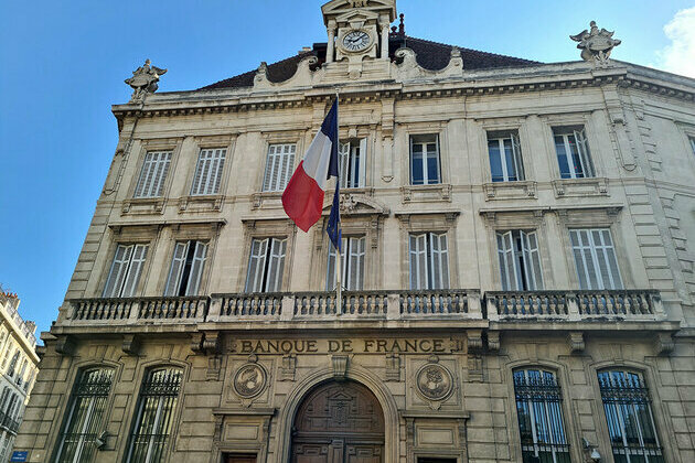 France's GDP growth forecast lowered to 0.7 pct for 2025: central bank