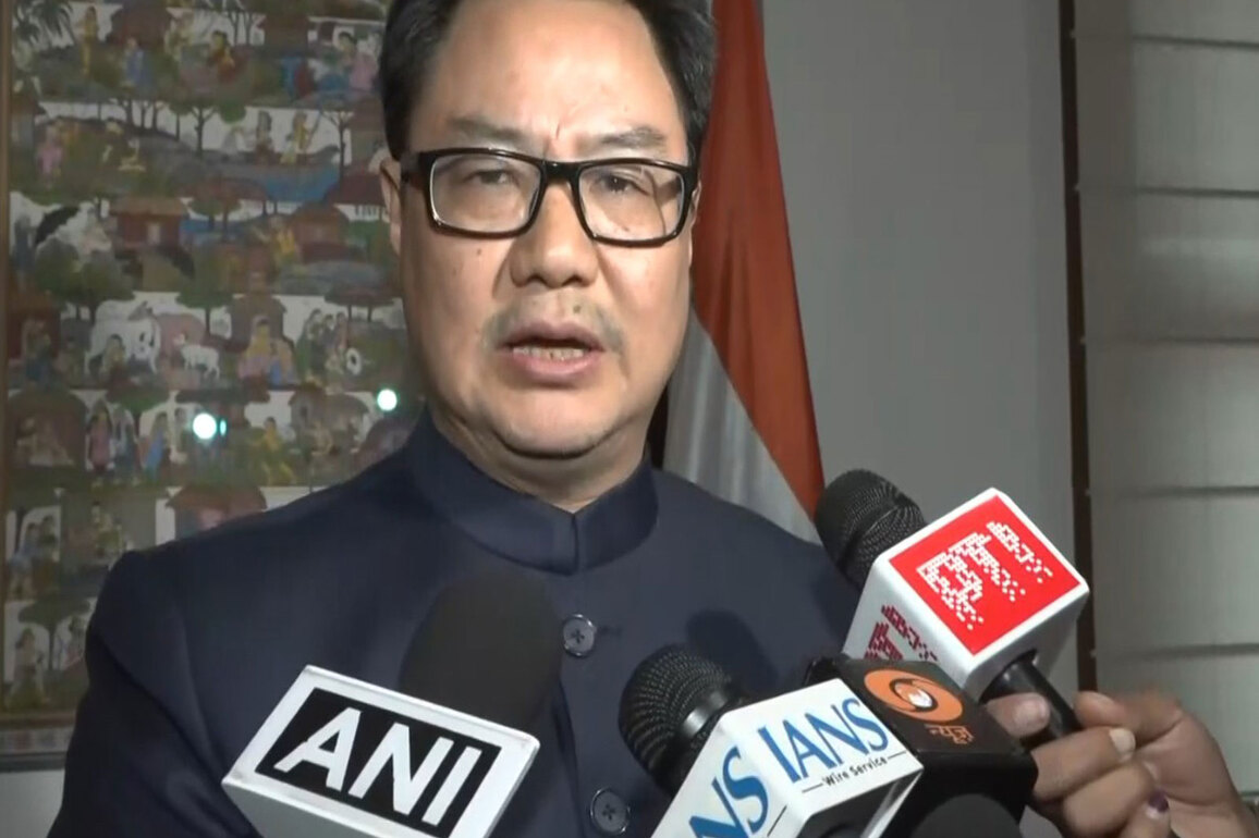 "What the Opposition did when the President was addressing both Houses of Parliament makes the country ashamed", says Kiren Rijiju