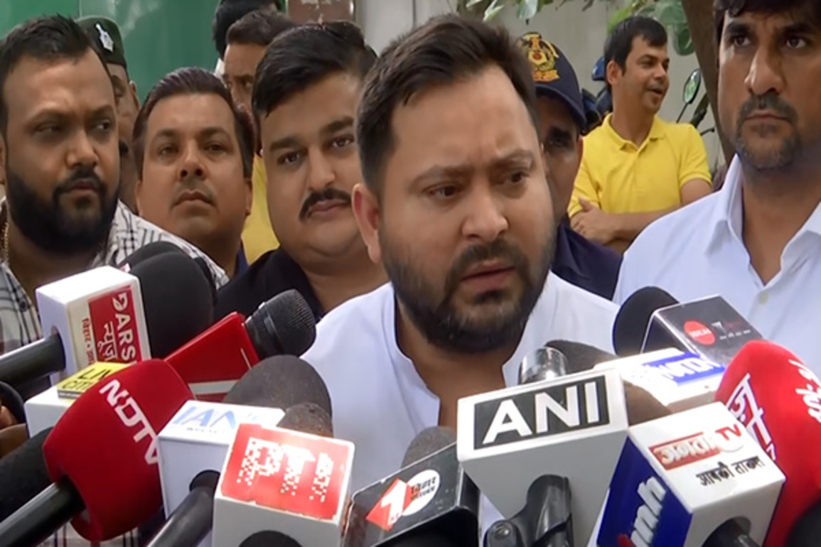 "PM Modi is dancing to America's tune": RJD leader Tejashwi Yadav