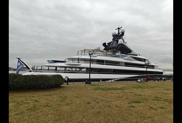 NFL owner's $360M superyacht looms over Super Bowl LIX