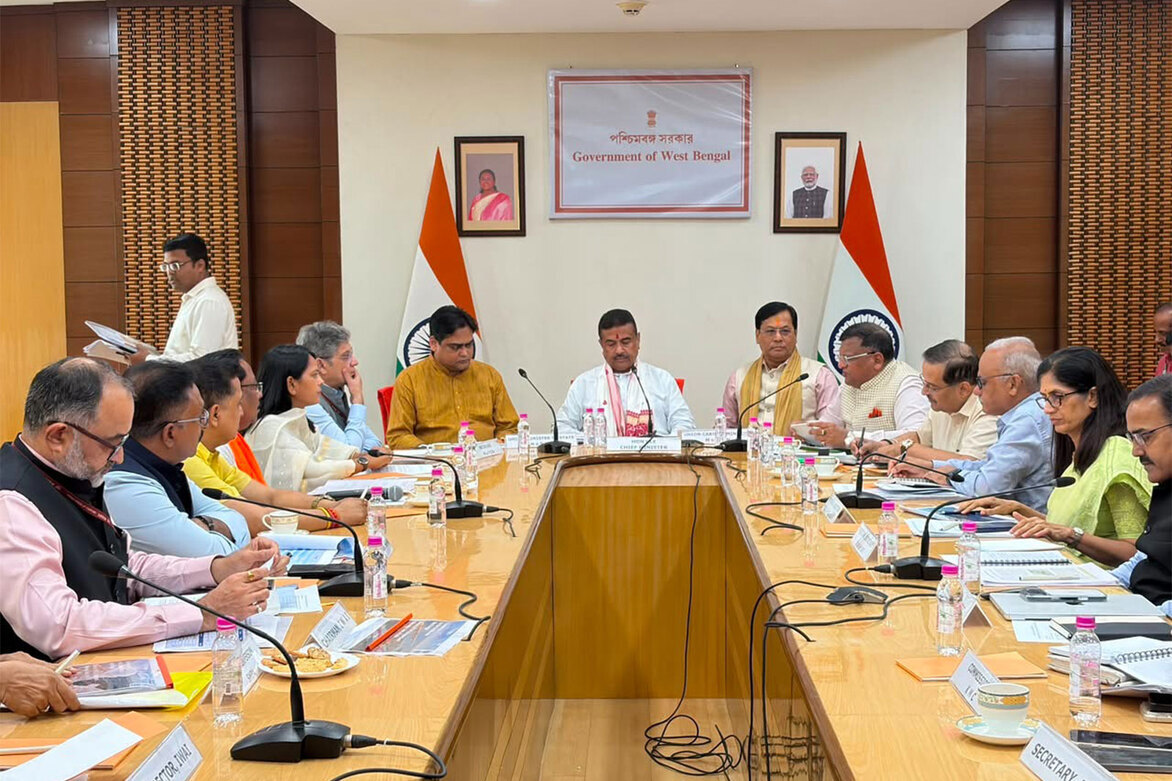 Union Minister Sonowal meets CM Suvendu Adhikari in Kolkata, discusses 19,209 crore maritime growth agenda for West Bengal