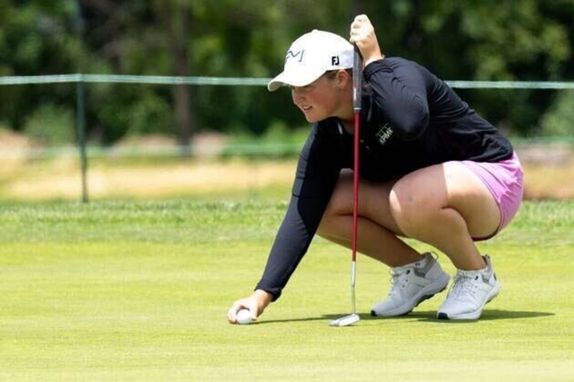 Lottie Woad seizes 3-shot lead at Queen City Championship