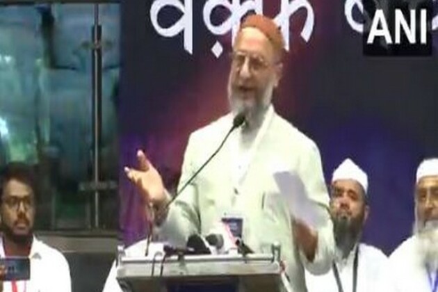 Owaisi challenges PM Modi to ask Saudi crown prince, "if Medina built on Waqf land?"