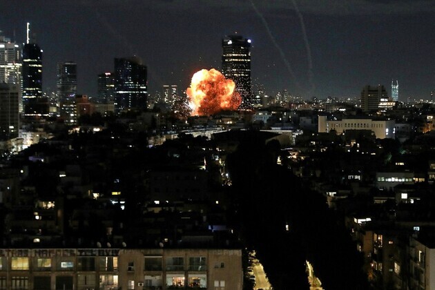 1 killed, 27 injured in Iranian missile strike on Tel Aviv