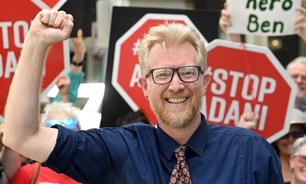 Pennings celebrates his (perceived) court win.