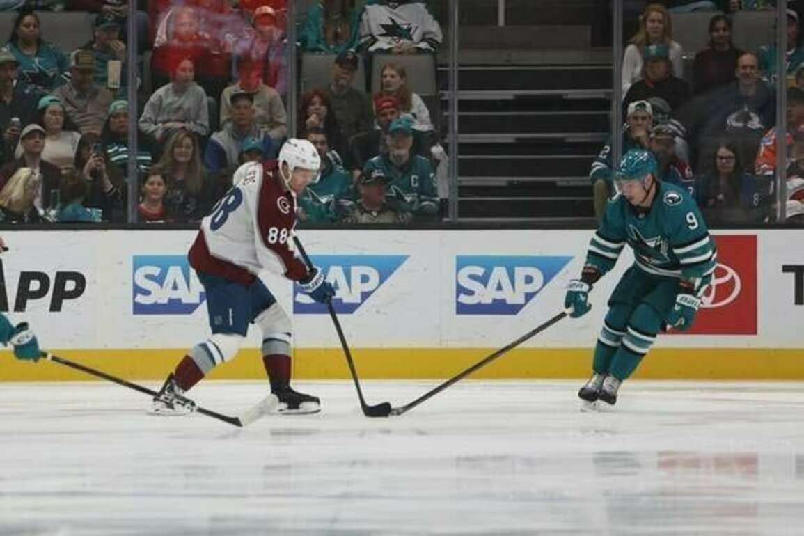 Philipp Kurashev heroics propel Sharks to OT win over Avalanche