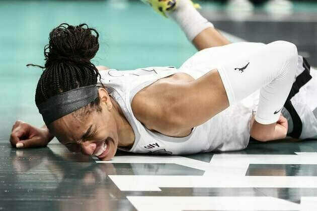 Aces star A'ja Wilson (wrist) knocked out of game vs. Liberty