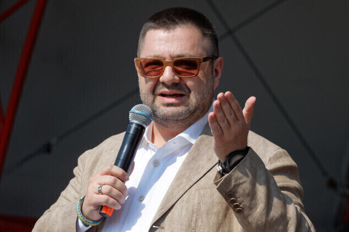 Kiev seeking extradition of opposition figure from UK  Sunday Times