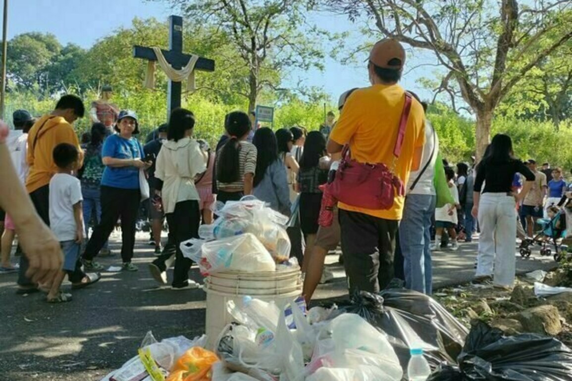 Some Pilgrimage Sites Found Littered, Others Litter-Free or Almost