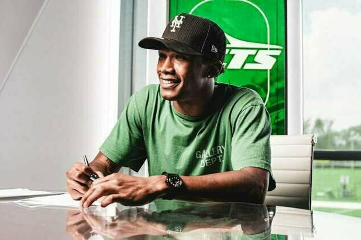 Jets WR Garrett Wilson is 'Striving for Greatness'