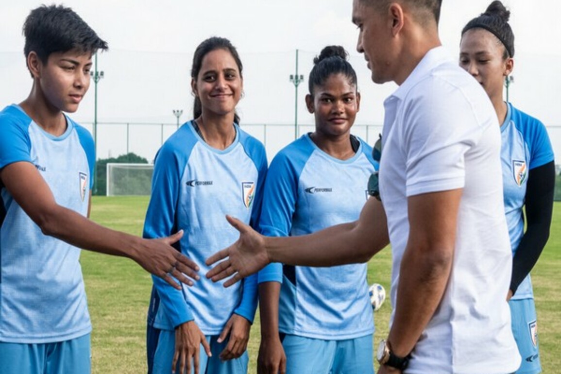 Sunil Chhetri's visit lights up Blue Tigresses camp