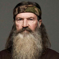 'Duck Dynasty' star Phil Robertson dies at 79