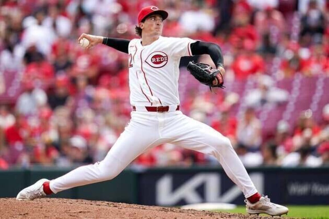 Reds trade RHP Kyle Nicolas to Orioles for cash