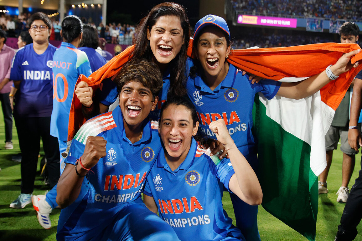 President Droupadi Murmu congratulates Team India for lifting 2025 Women's WC Trophy