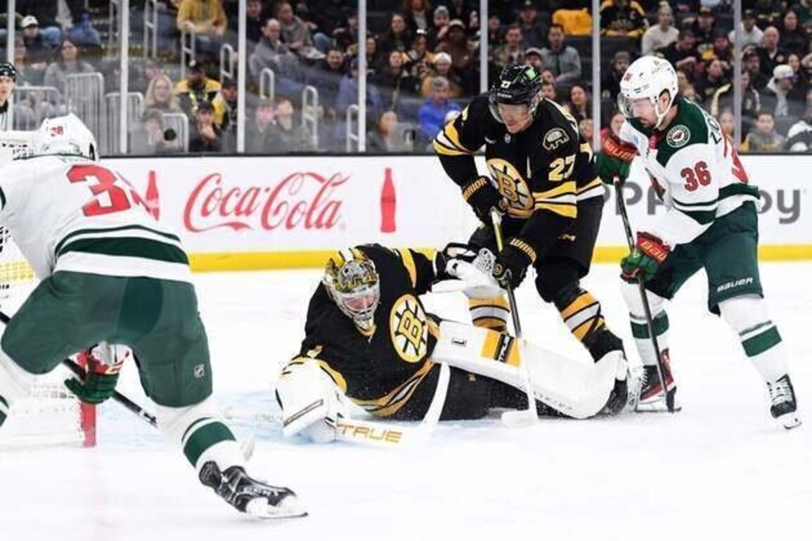 Pavel Zacha, Elias Lindholm lead Bruins past Wild