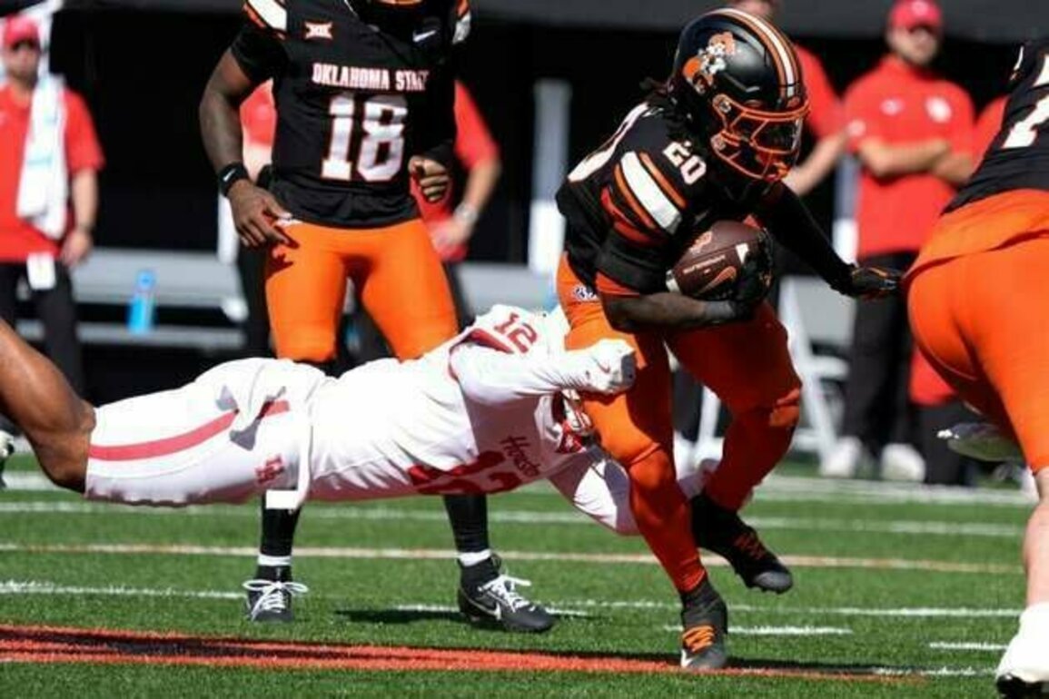 Oklahoma State's woes continue with Houston dismantling