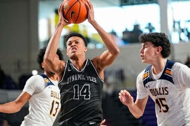 5-star wing Ryan Hampton commits to Kentucky