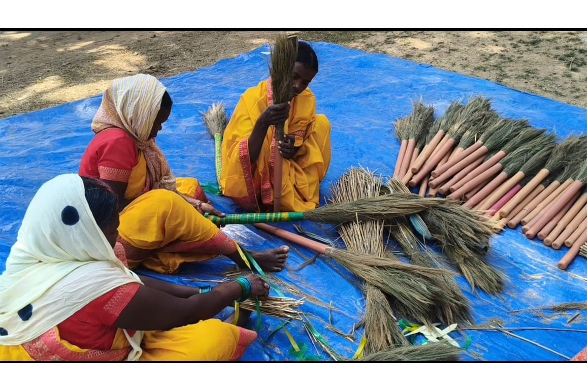 Broom-making provides livelihood boost to Pahadi Korwa women in Chhattisgarh