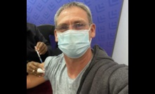  Gold Fields CEO Chris Griffith gets vaccinated