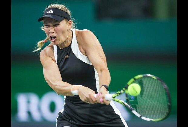 Caroline Wozniacki wins matchup of moms in Indian Wells