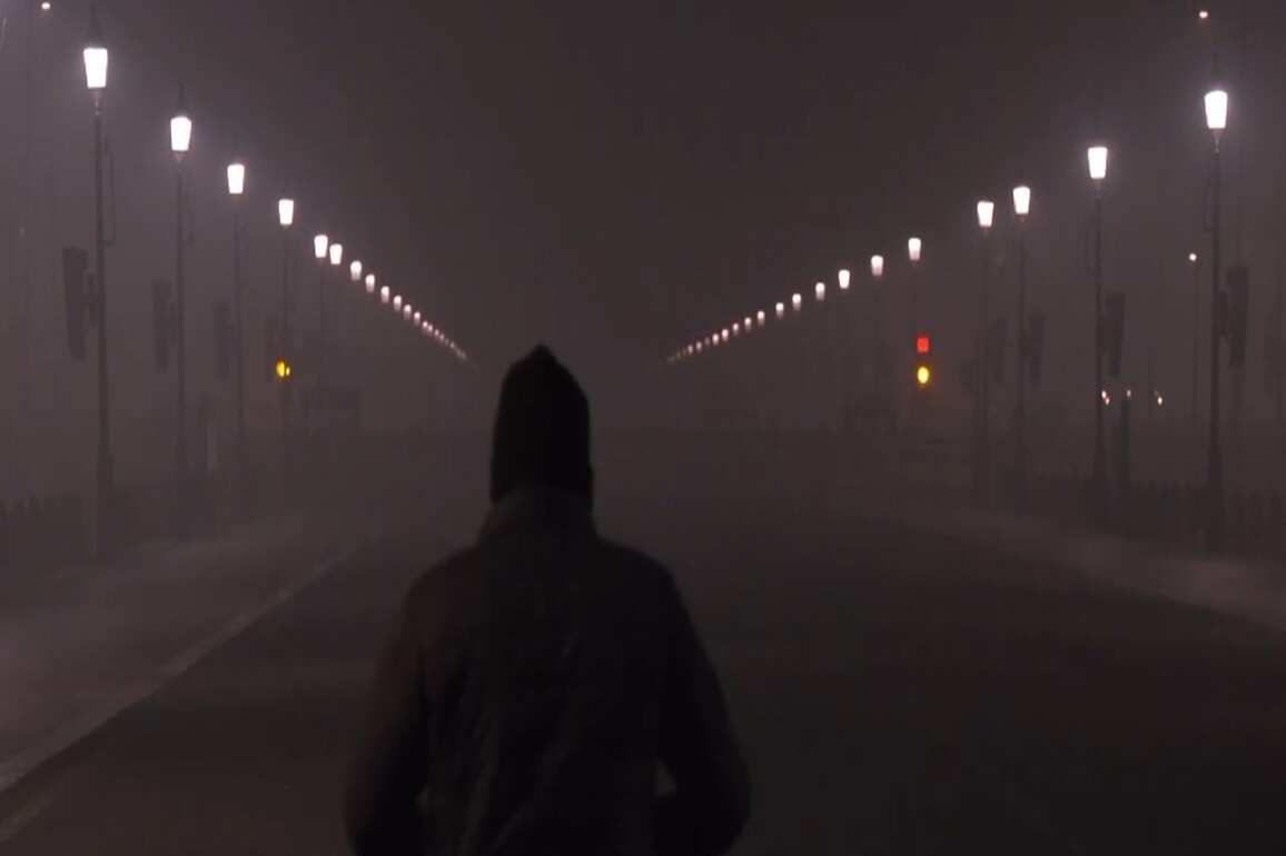 Dense smog engulfs Delhi as air quality remains hazardous