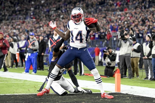 Report: Patriots WR Sanu to undergo ankle surgery