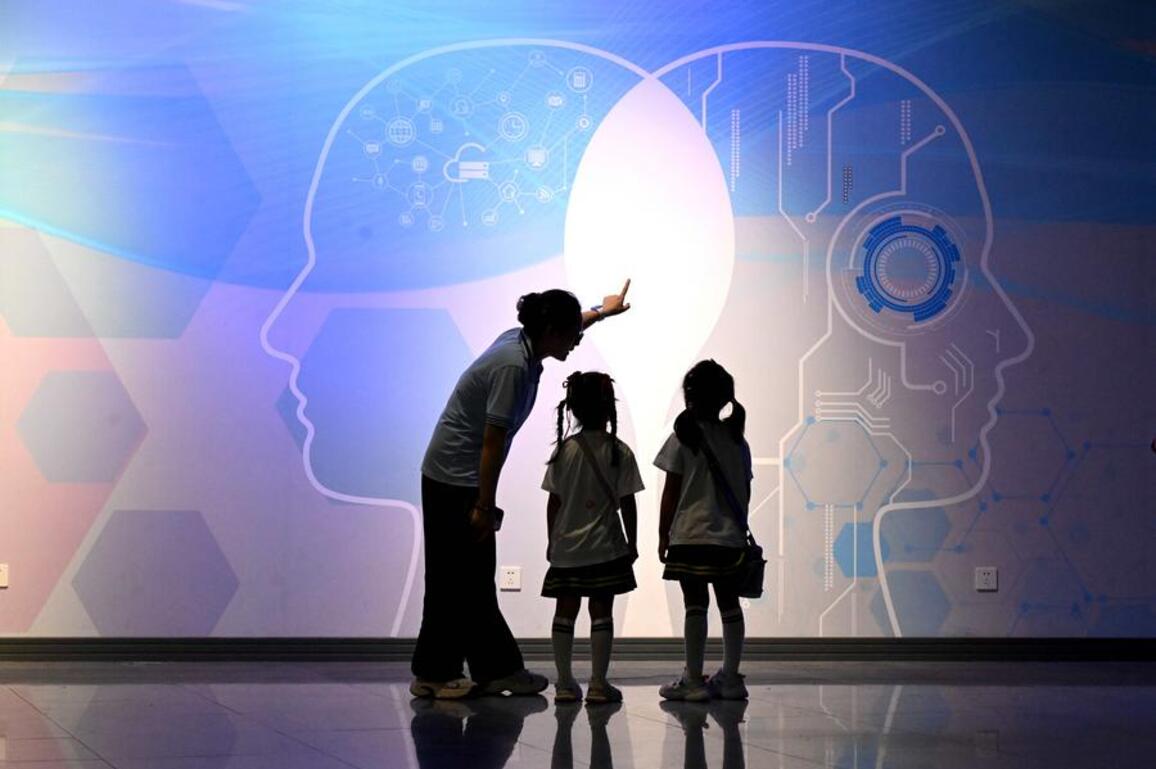 Babysitting, popular summer gig for Chinese college students