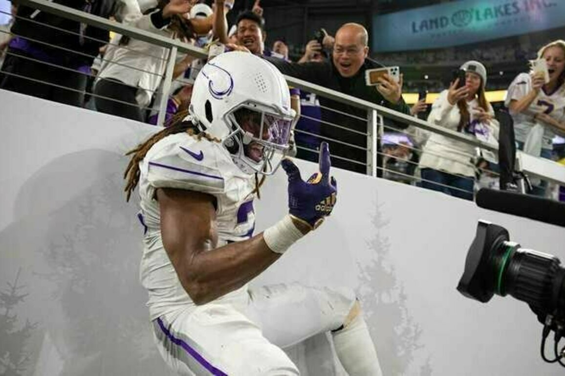 Aaron Jones, Sr., Lands at No. 98 on NFL's Top 100 of 2025