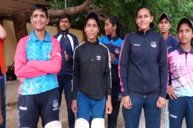 Fans cheer for Team India ahead of Women's World Cup final against South Africa