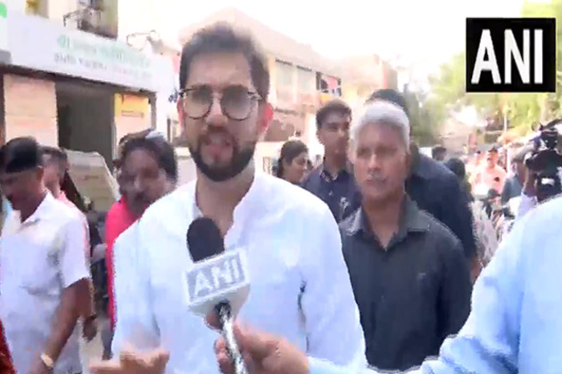 "Feels like we are standing on the moon": Aditya Thackeray criticises poor quality roads in Mumbai